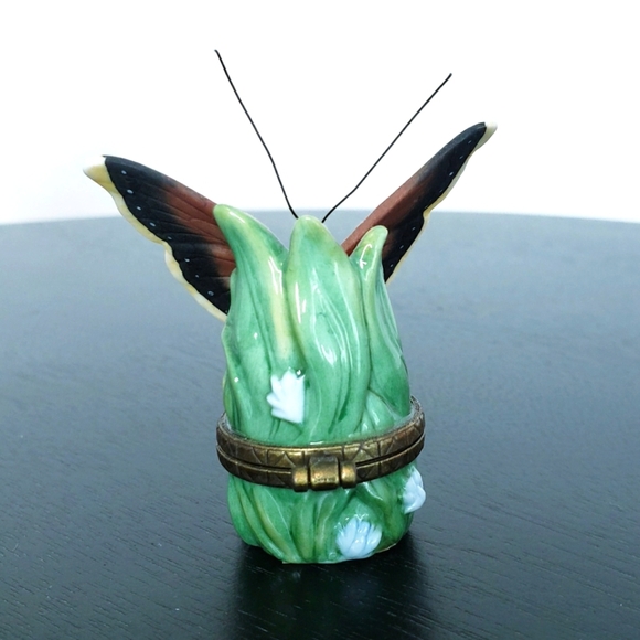 *Last Chance* Mourning Cloak Butterfly Porcelain Hinged Box PHB Midwest - Picture 4 of 12